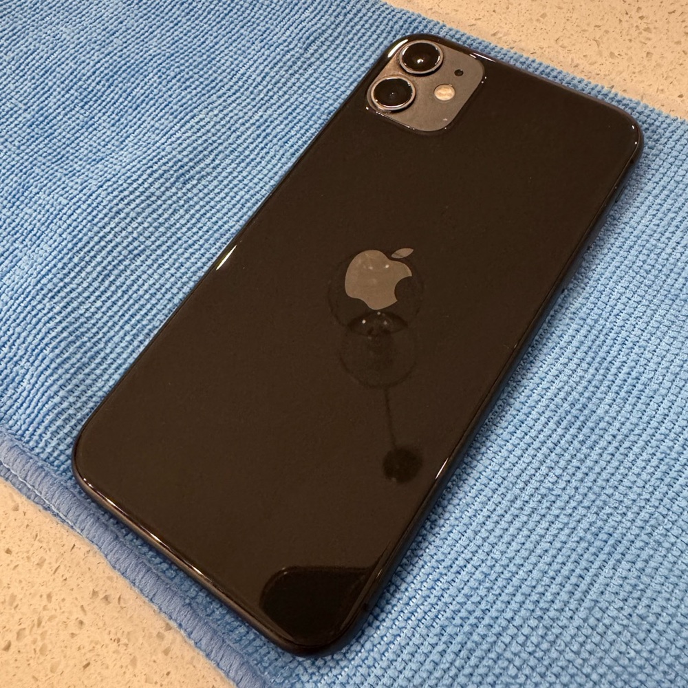 iPhone 11 - Picture 5 of 8